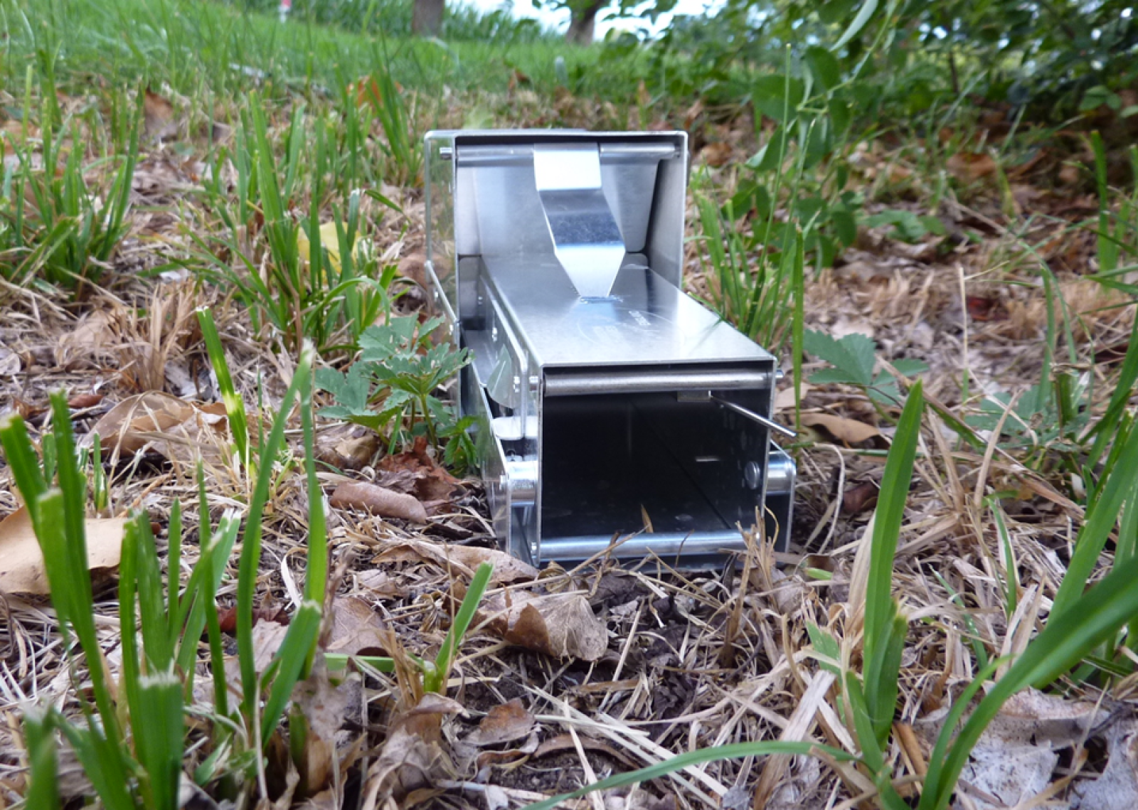 Piège Longworth utilisé pour la capture vivante de petits mammifères (© Simon Capt)